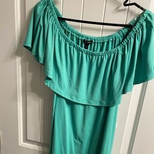 Off shoulders dress